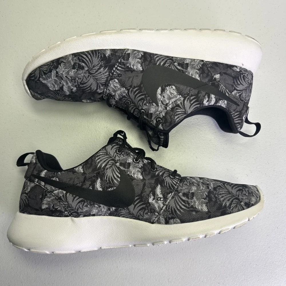 Nike Roshe Run Print Greyscale Palm Aloha Grey Black 655206-010 Men Size 8.5